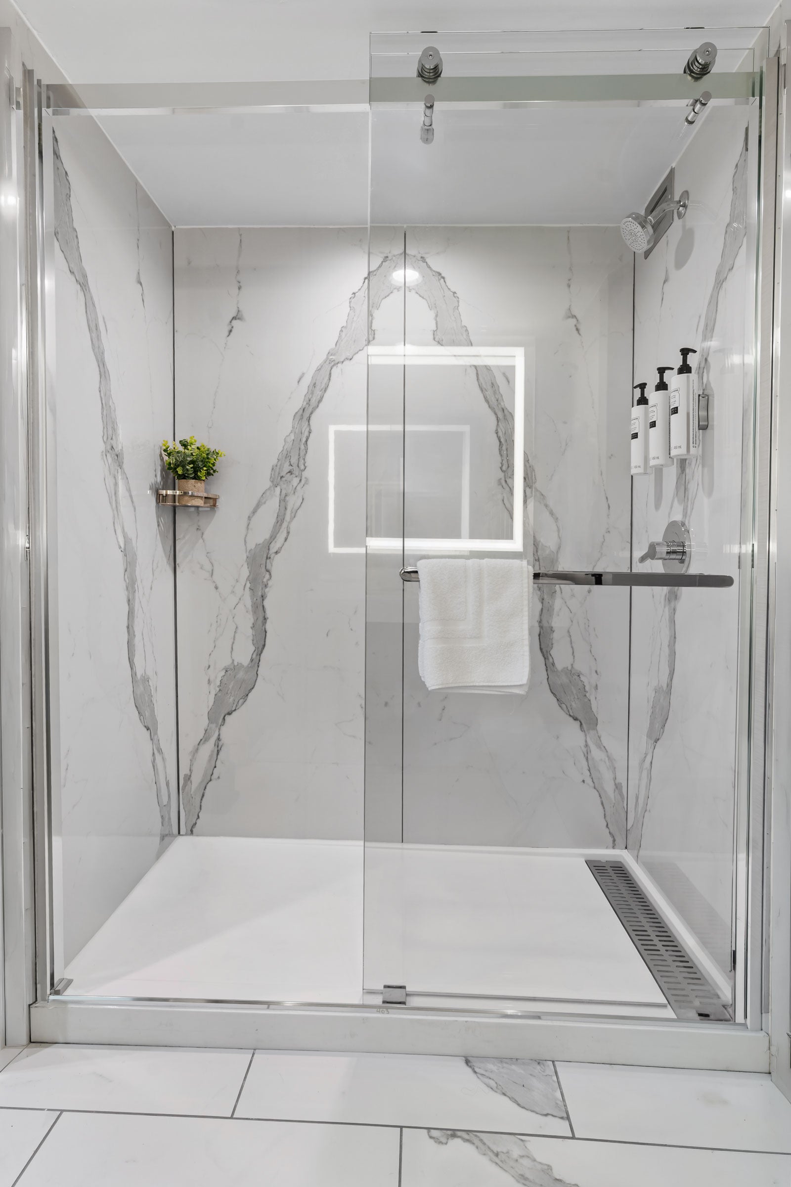 JEM Pre-Fab 32x96 Polished Porcelain Tile in Capriccio Grey Bookmatch B (Online Only)